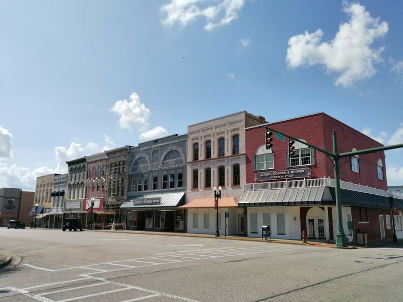 A Tight-Knit Community That Welcomes Newcomers