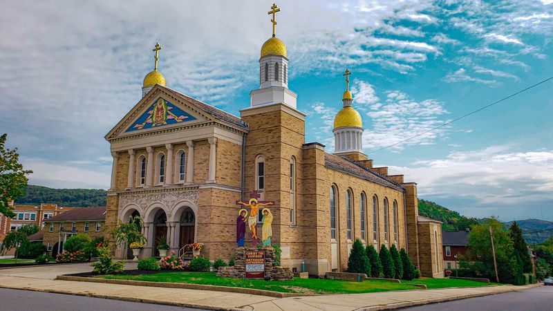 A Tight-Knit Community With Real Neighborly Spirit