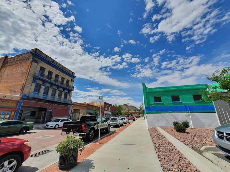 A Tight-Knit Community With Small-Town Warmth