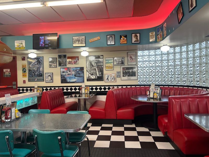 A Time-Capsule Atmosphere That Transports You to the 1960s A Time-Capsule Atmosphere That Transports You to the 1960s