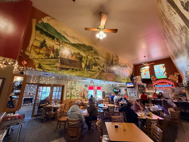A Warm Atmosphere Decorated With Wall Murals A Warm Atmosphere Decorated With Wall Murals