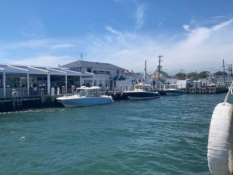 A Waterfront Lifestyle That Never Gets Old A Waterfront Lifestyle That Never Gets Old