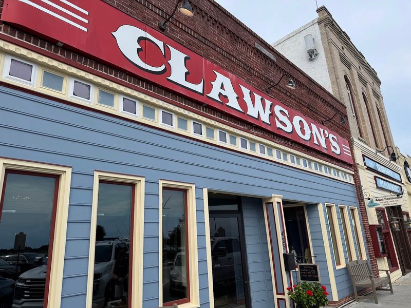 A Waterfront Location That Adds to Every Meal