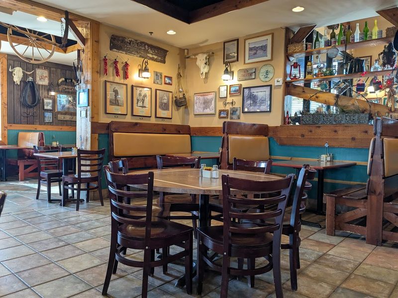 A Western-Themed Atmosphere That Feels Genuinely Cozy