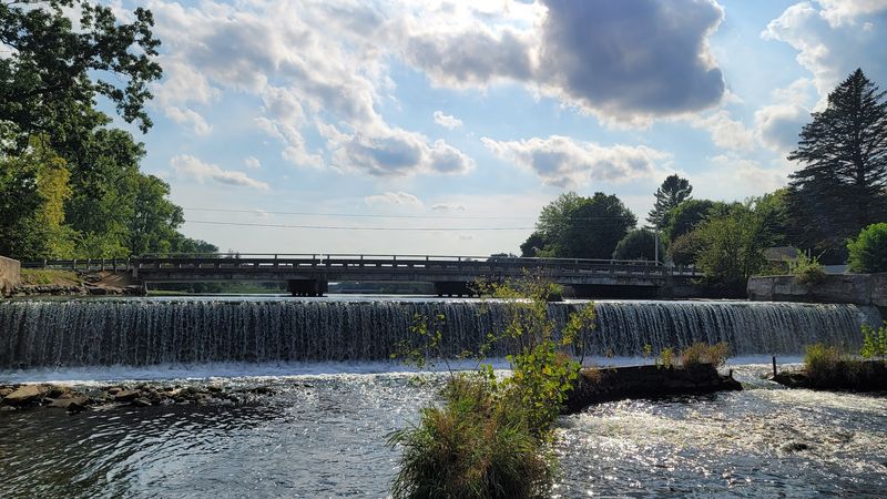 Access to Nature and State Parks Nearby Access to Nature and State Parks Nearby