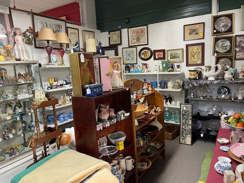 Adamstown, PA — The Antique Capital Worth the Drive