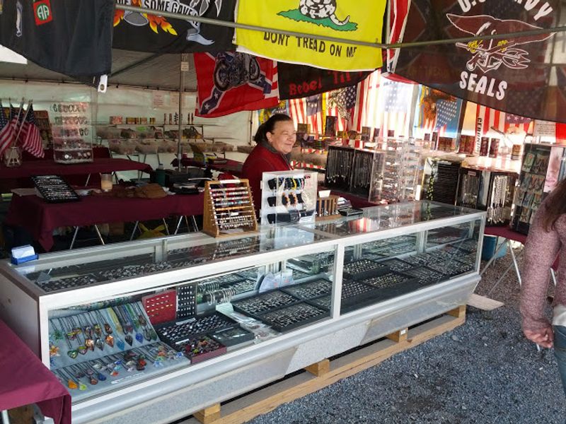 Affordable Vendor Fees That Attract a Diverse Seller Mix