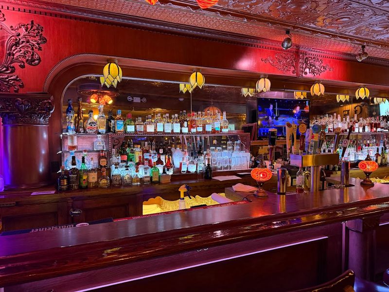 Al Capone's Legendary Bar Connection