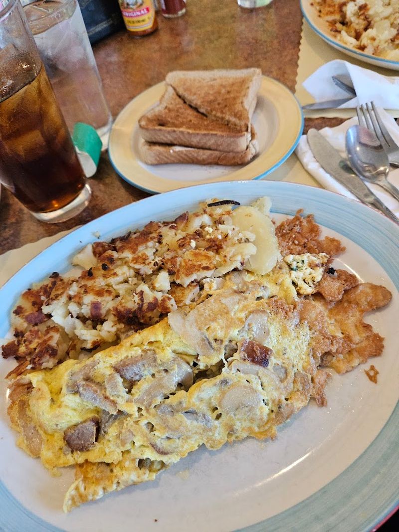 All-Day Breakfast That Keeps Early Birds and Night Owls Happy
