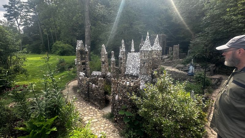 An Ideal Homeschool Field Trip Full of Art, History, and Nature