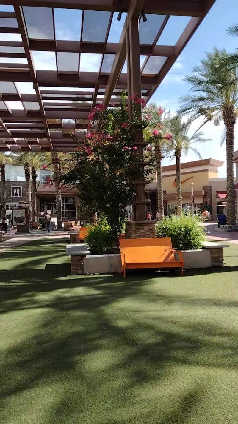 An Outdoor Layout That Actually Makes Shopping Enjoyable
