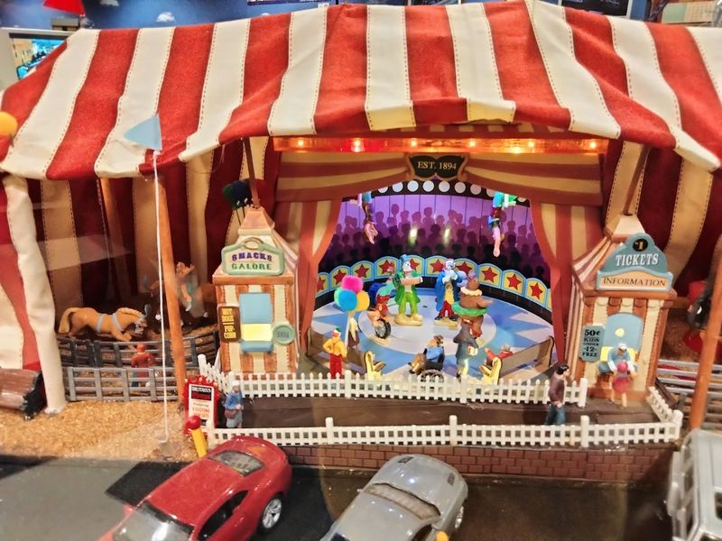 Animated Scenes That Bring Miniature Worlds to Life