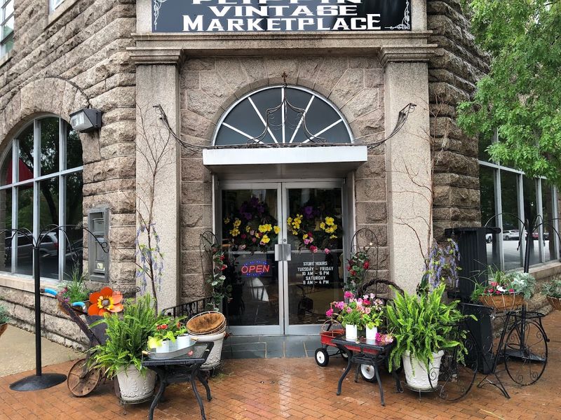 Antique Shopping: Treasure Hunting in Small-Town Style