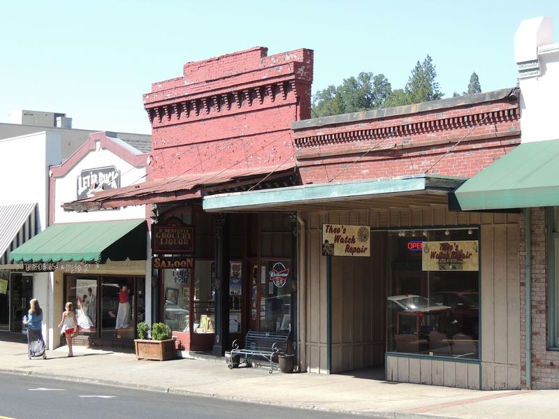 Antique Shops and Boutiques Worth Every Minute Antique Shops and Boutiques Worth Every Minute