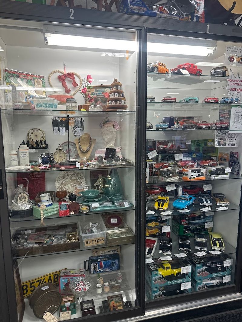 Antique Watches, Jewelry, and Timeless Accessories Antique Watches, Jewelry, and Timeless Accessories