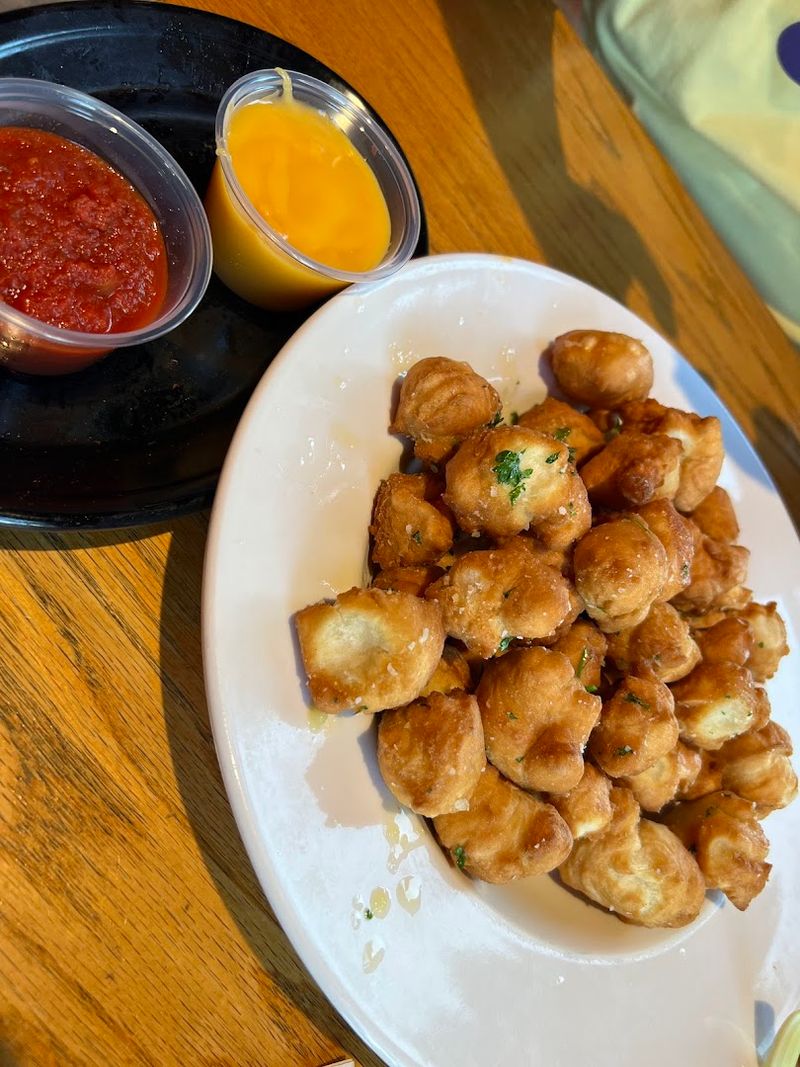 Appetizers That Steal the Show Before Pizza Arrives