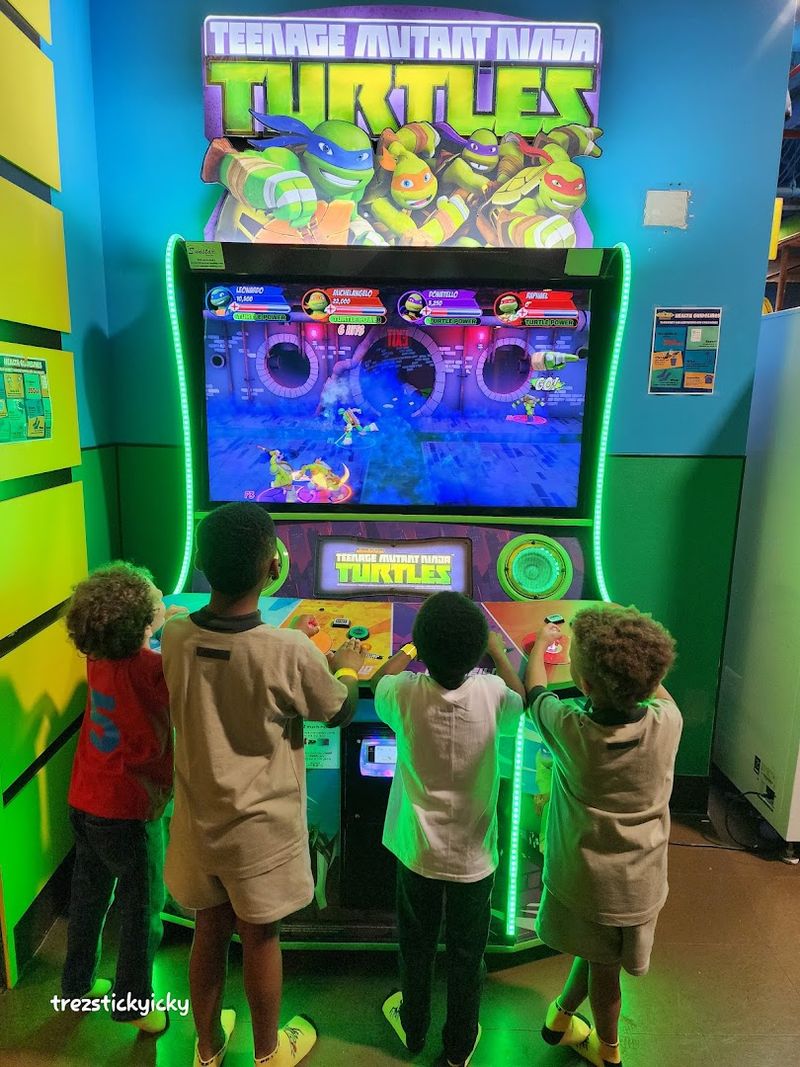 Arcade Games That Keep the Whole Family Competing