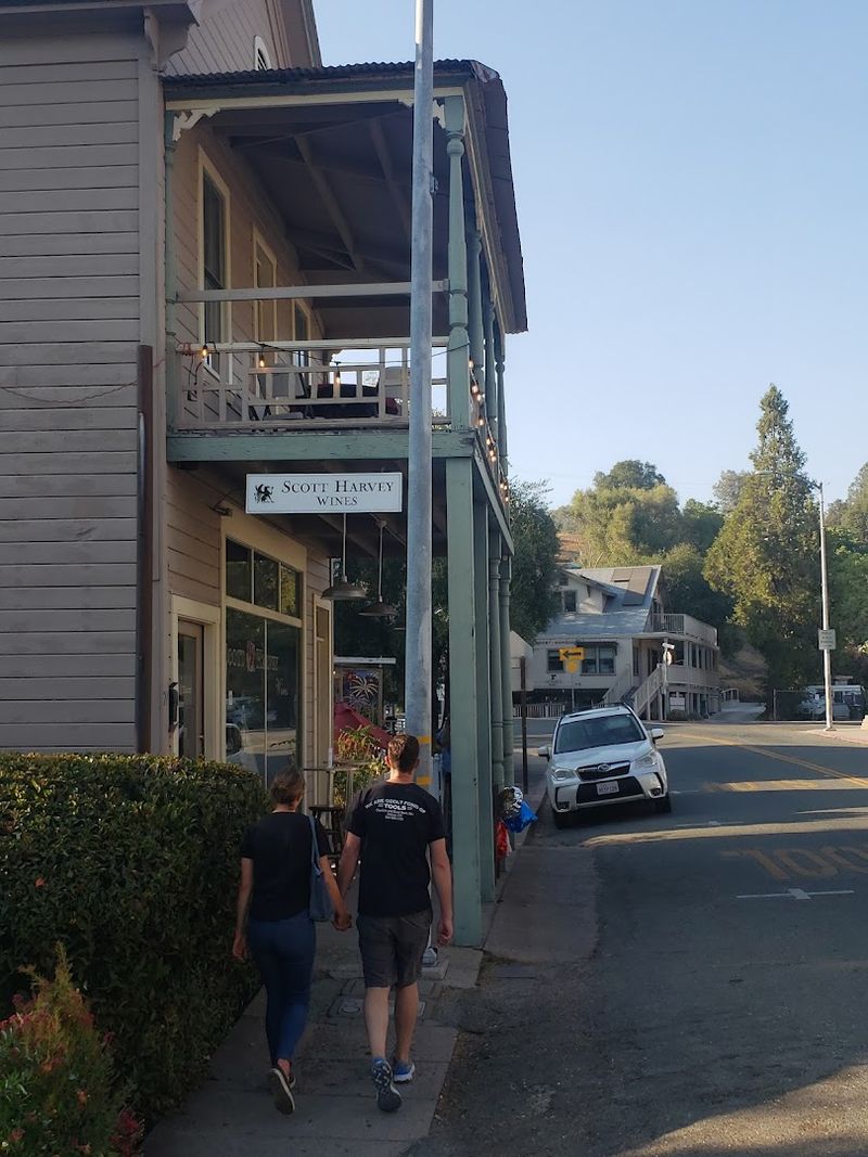 Art Galleries That Celebrate Local Creativity