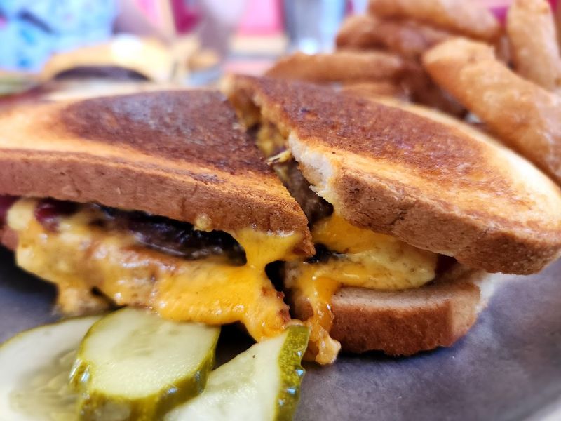 Bacon Cheddar Melt That Keeps People Coming Back Bacon Cheddar Melt That Keeps People Coming Back