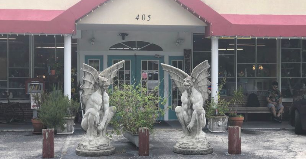 Bargain Hunters Can Spend Hours Exploring This Huge Florida Vintage Store Without Spending More Than 30