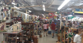Bargain Hunters Travel Across Florida To Explore This Huge Flea Market Filled With Deals