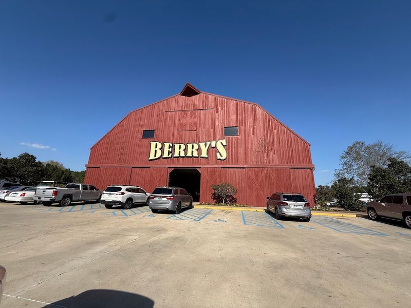 Berry's Seafood Restaurant - Florence, Mississippi