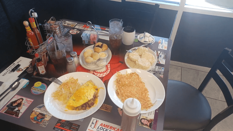 Biscuits And Gravy Done the Right Way Biscuits And Gravy Done the Right Way