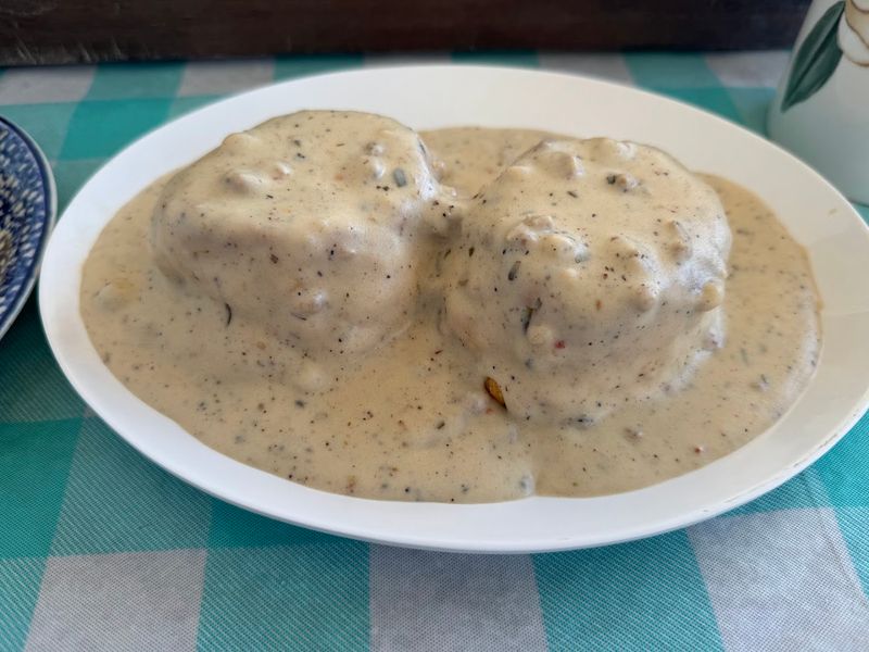 Biscuits and Gravy That Southerners Approve Of