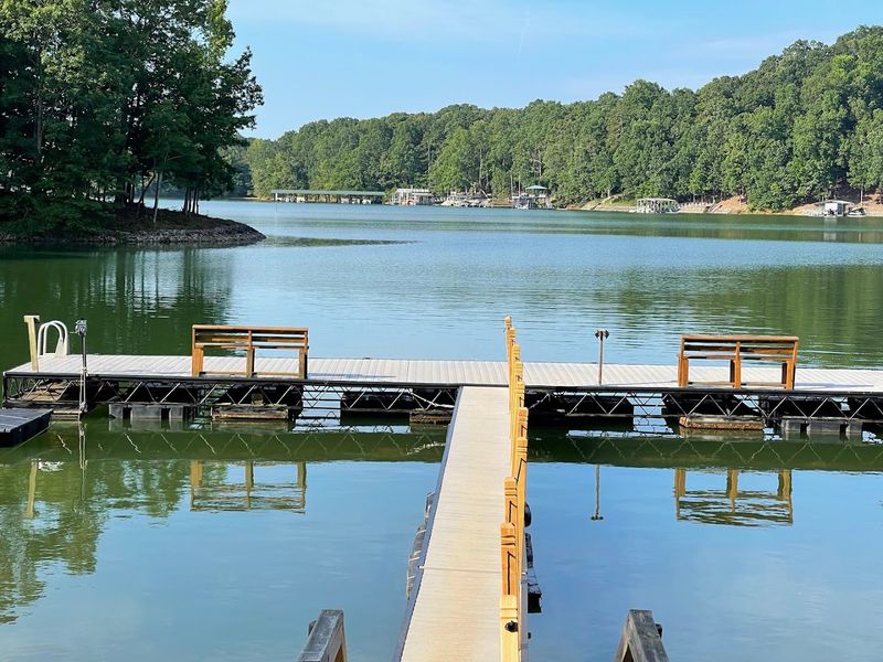 Boating Adventures on a Reservoir Built for Exploration Boating Adventures on a Reservoir Built for Exploration