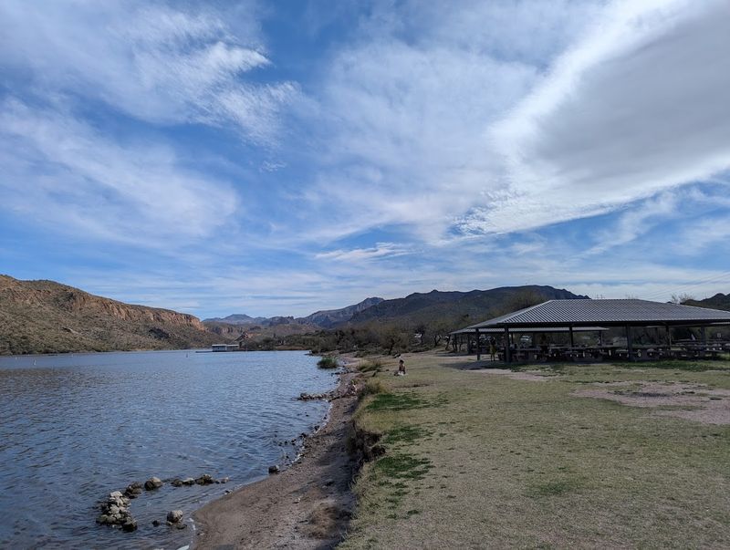 Boating on One of Arizona's Most Scenic Lakes