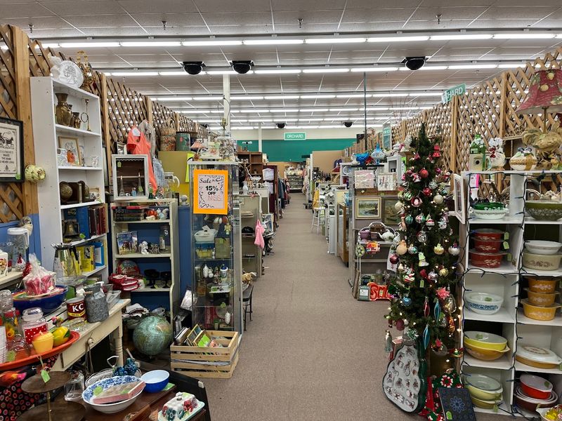 Books, China, and Everyday Vintage Gems