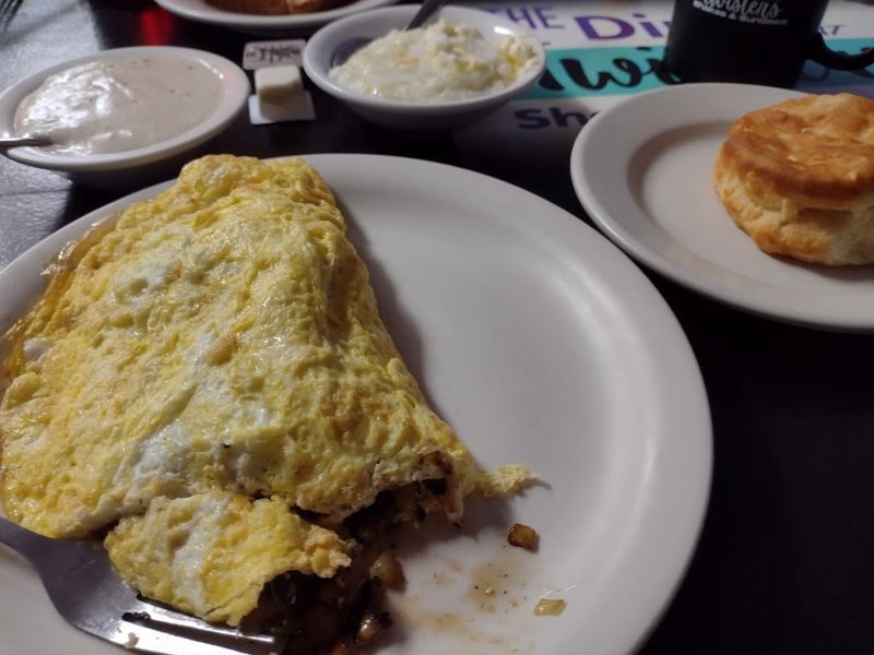 Breakfast All Day Long Makes Every Visit Feel Just Right Breakfast All Day Long Makes Every Visit Feel Just Right