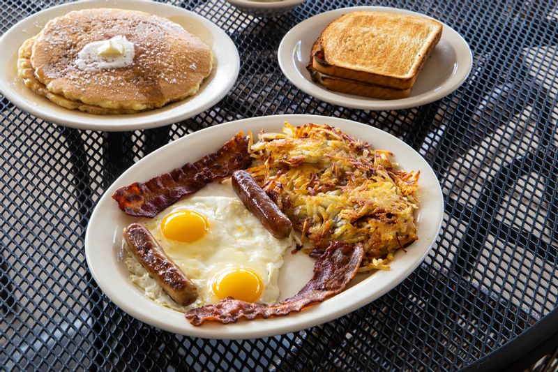 Breakfast Food That Arrives Shockingly Fast Breakfast Food That Arrives Shockingly Fast