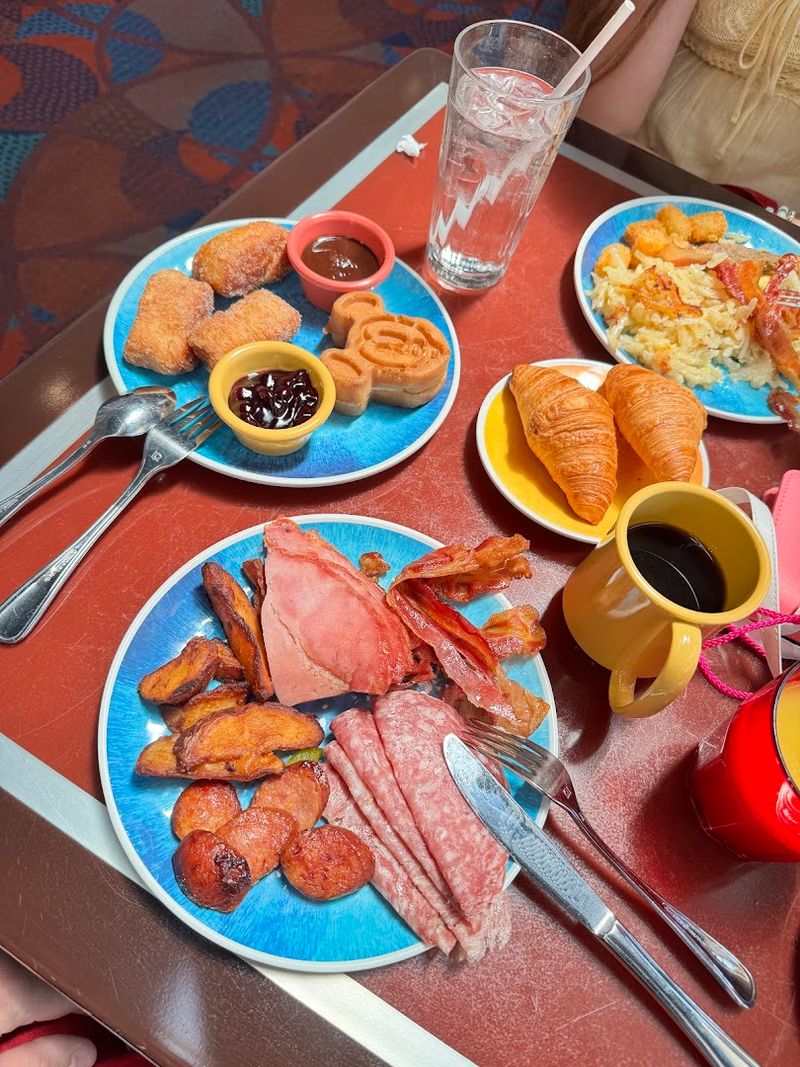 Breakfast Hours That Kick Off Your Disney Day Right