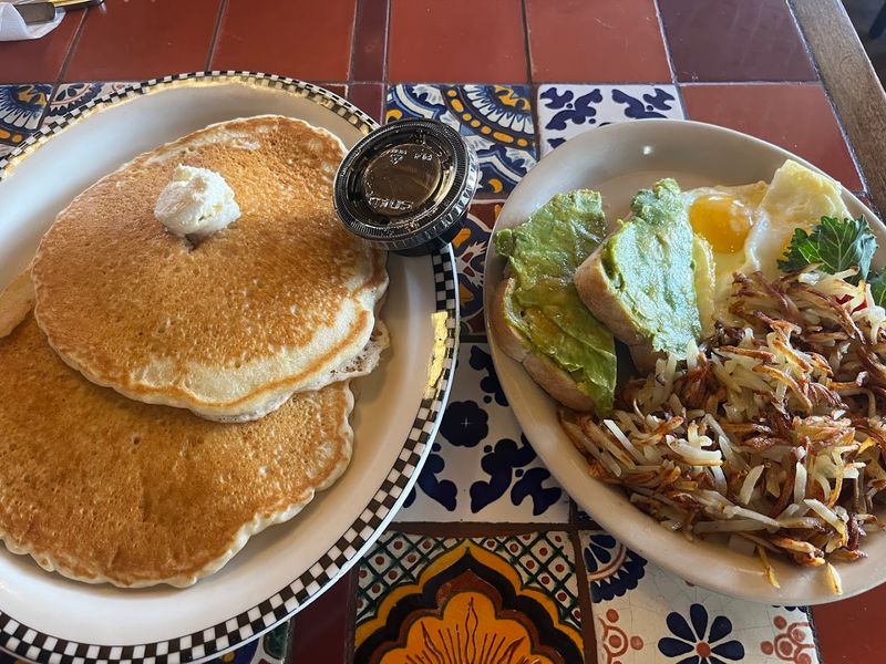 Breakfast Worth Setting an Early Alarm For