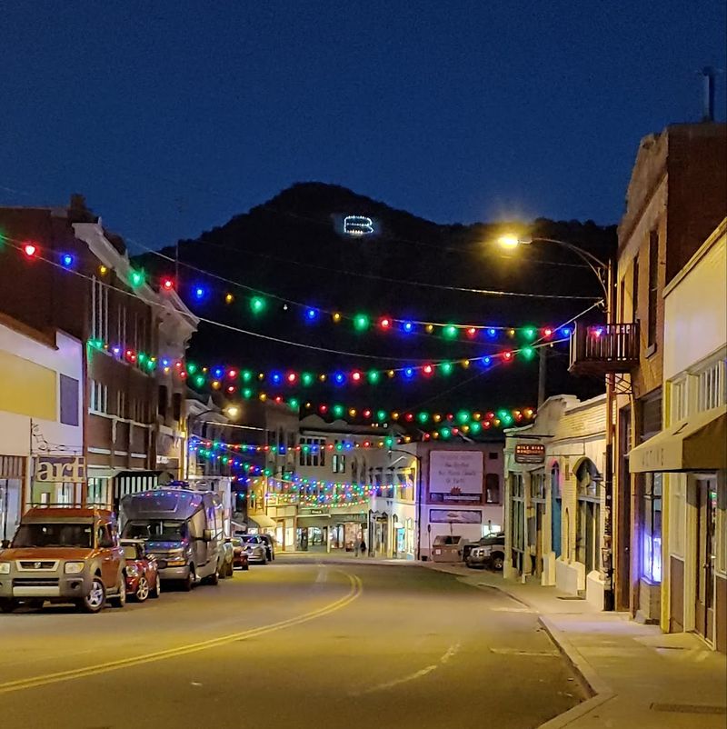 Brewery Gulch: The Street That Never Slept