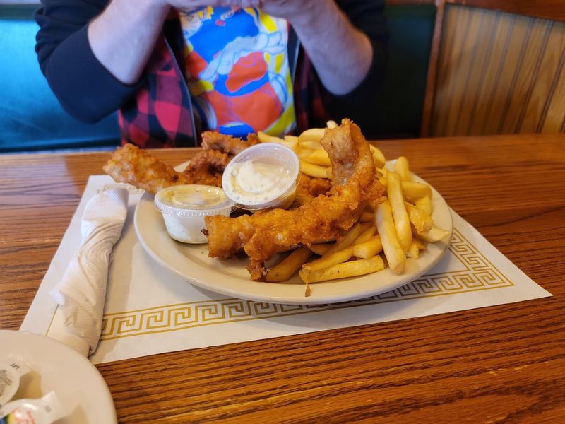 Broasted Chicken and Comfort Sides That Hit the Spot at Dinner