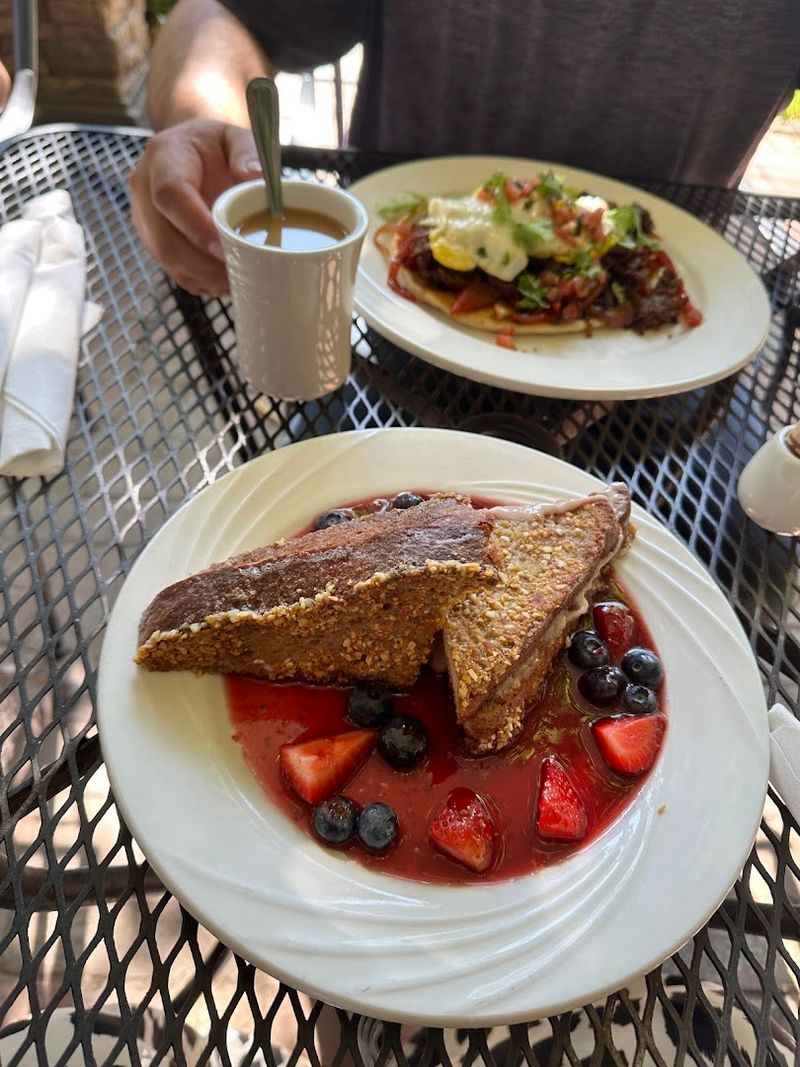 Brunch That Brings People Back Again and Again Brunch That Brings People Back Again and Again