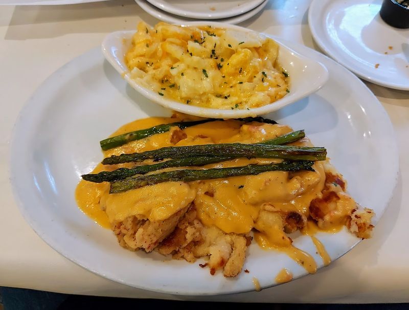 Buffalo Chicken Mac and Cheese That Surprises Everyone