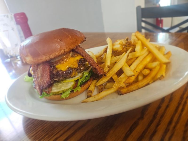 Burgers and Lunch Worth Sticking Around For
