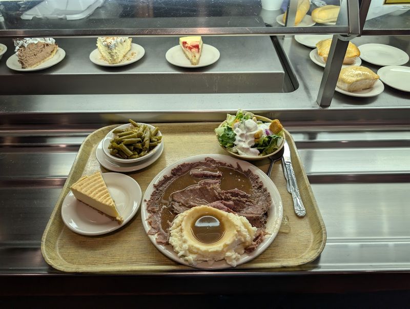 Cafeteria-Style Dining Done Absolutely Right