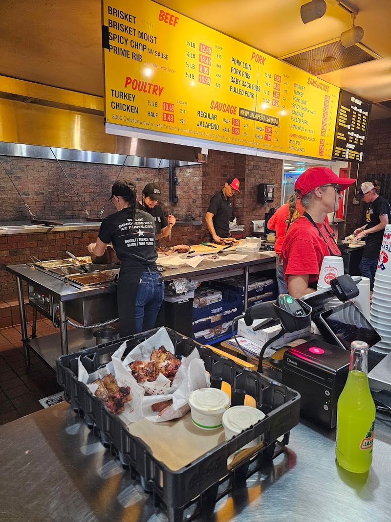 Cafeteria-Style Ordering That Keeps Lines Moving Fast