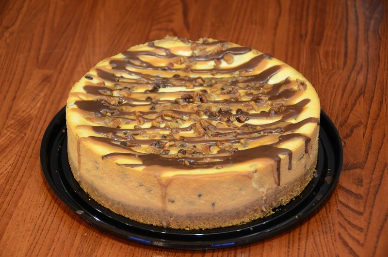 Cake-Layered Cheesecake Creation