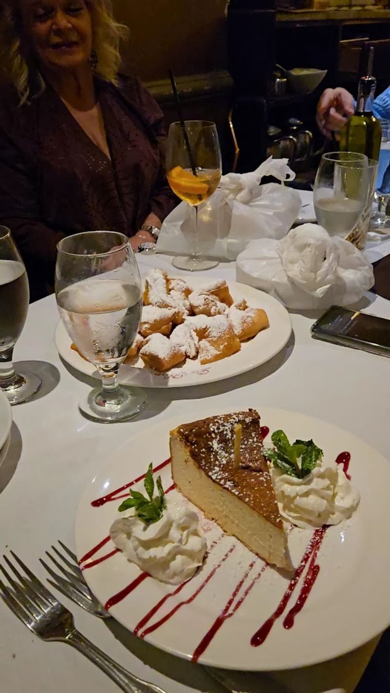 Cannolis and Desserts That Close the Night Perfectly