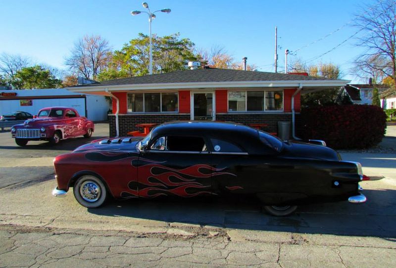 Carhop Service That Takes You Back in Time