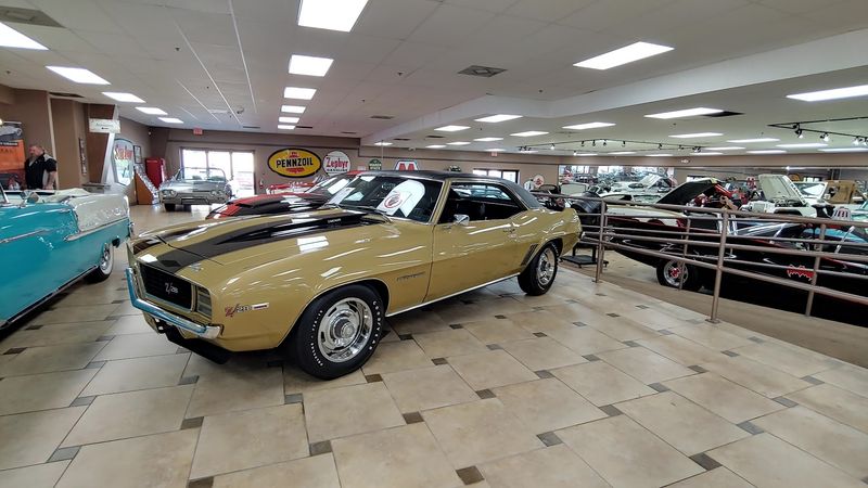 Cars in Showroom-Perfect, Immaculate Condition
