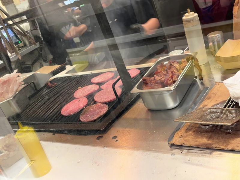 Charbroiled Perfection: What Makes Al's Patties So Special