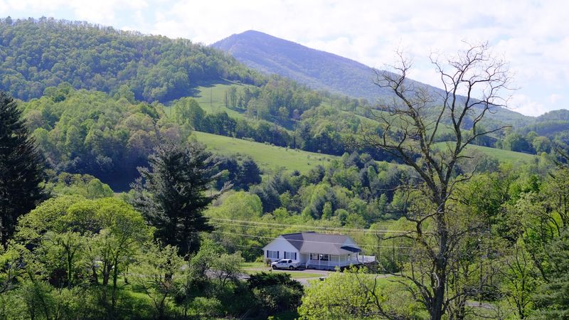 Charming Bed and Breakfasts and Mountain Cabin Rentals