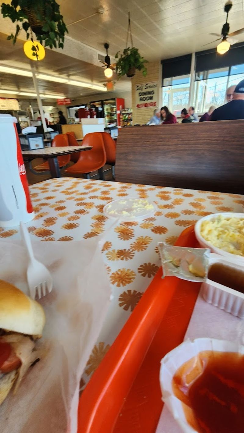 Cheeseburgers and Classic American Staples