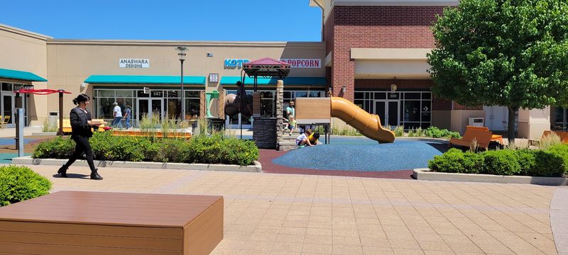 Chicago-Themed Play Area Keeps Kids Happy